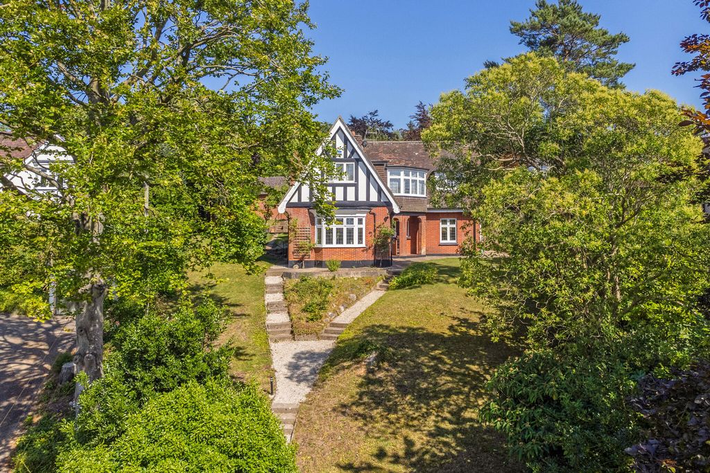 Property photo 1 of 25
