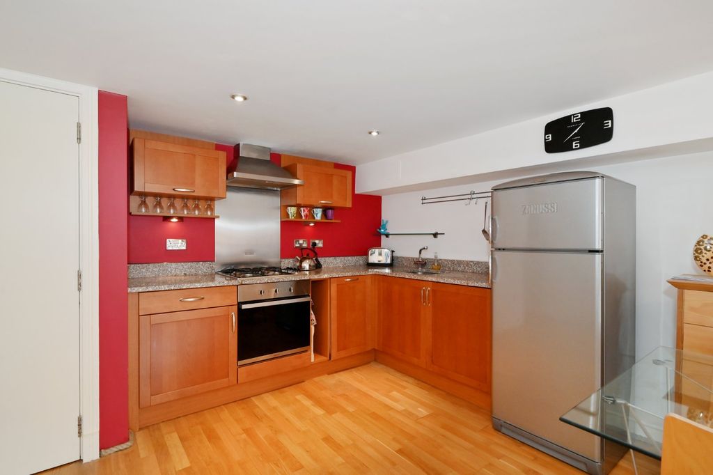 Property photo 2 of 11 Picture No. 06
