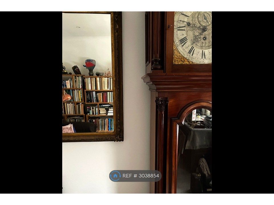 Property photo 3 of 16 Sitting Room (Detail)