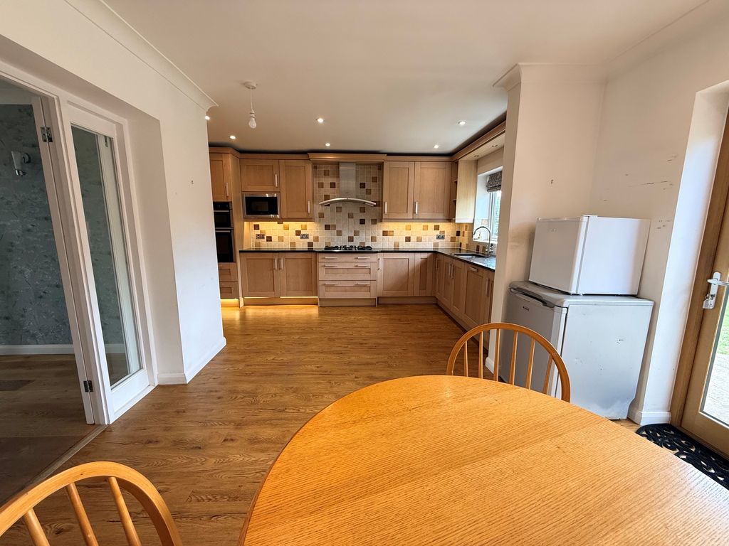 Property photo 3 of 22 Kitchen-Breakfast Room Aspect 2