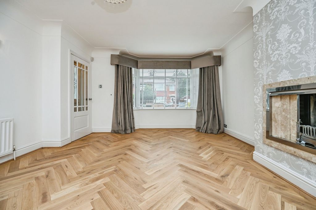 Property photo 3 of 19 Pbox-Img.Jpg