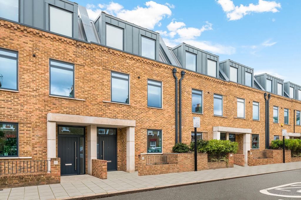 Property photo 1 of 12 Front (Exterior)