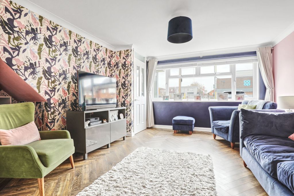 Property photo 2 of 13