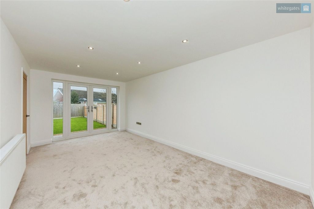 Property photo 3 of 14 Picture No. 16