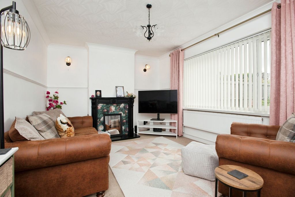 Property photo 3 of 20 Pbox-Img.Jpg