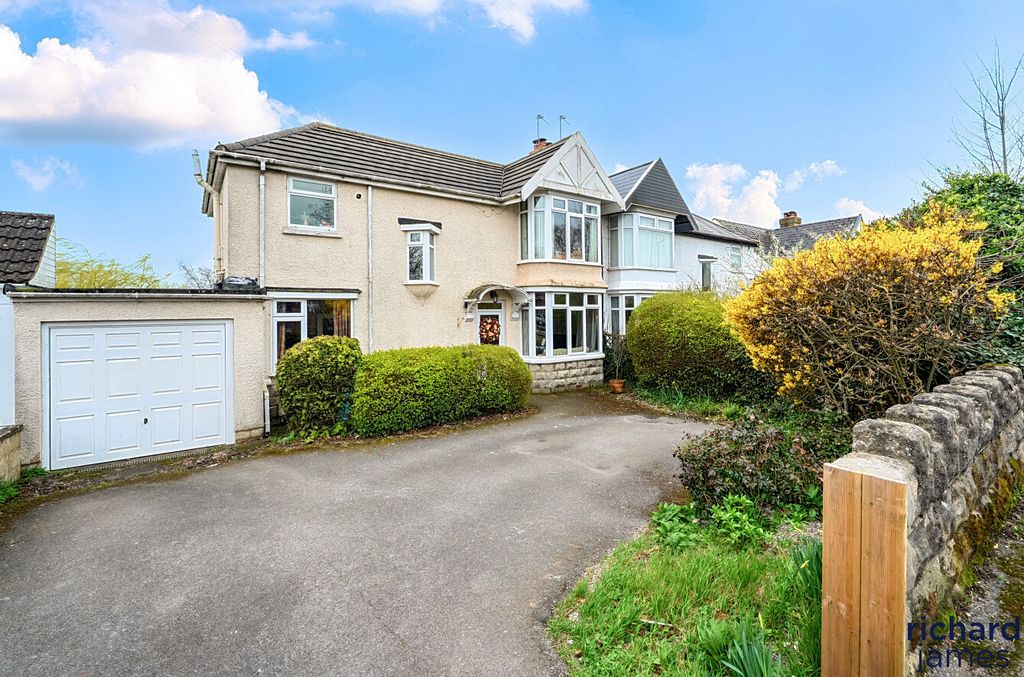 Property photo 1 of 12 F598356836494A2A976d3bbc96F9ee42