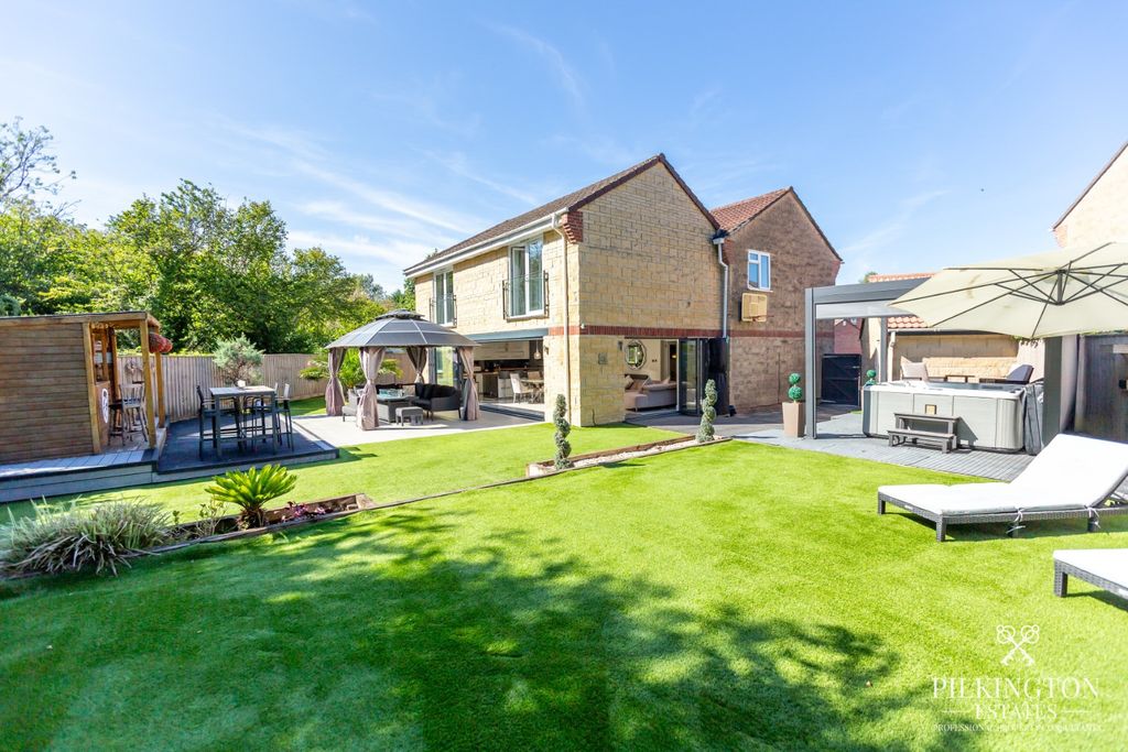 Property photo 1 of 31 5345583