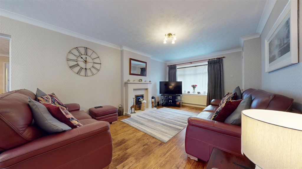 Property photo 2 of 36 Gategill Grove Reception Room