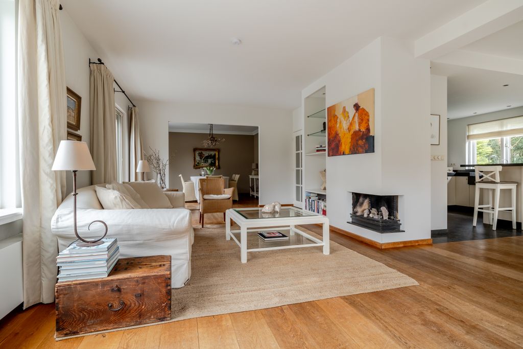 Property photo 3 of 53