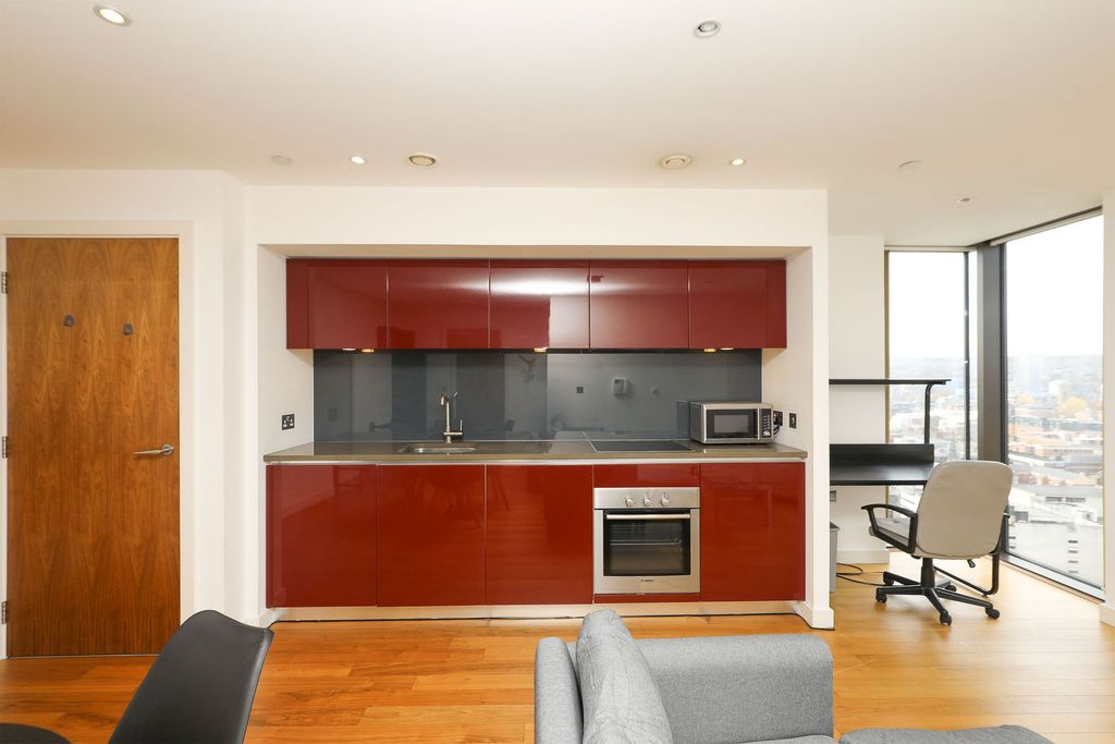 Property photo 3 of 11