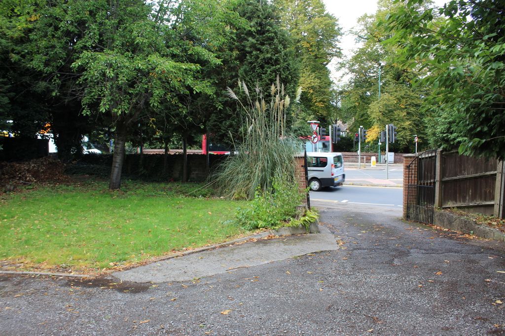 Property photo 2 of 23