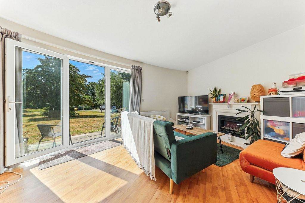 Property photo 3 of 11