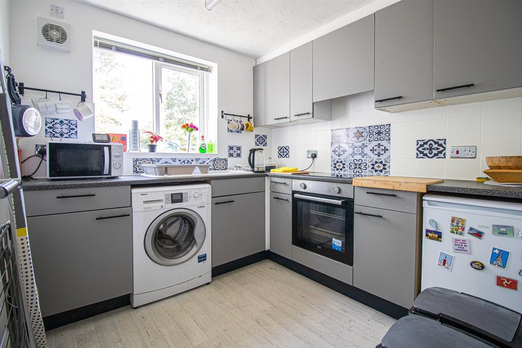 Additional image 5 of 1 bed flat for saleBeamont Drive, Ashton-On-Ribble, Preston PR1
