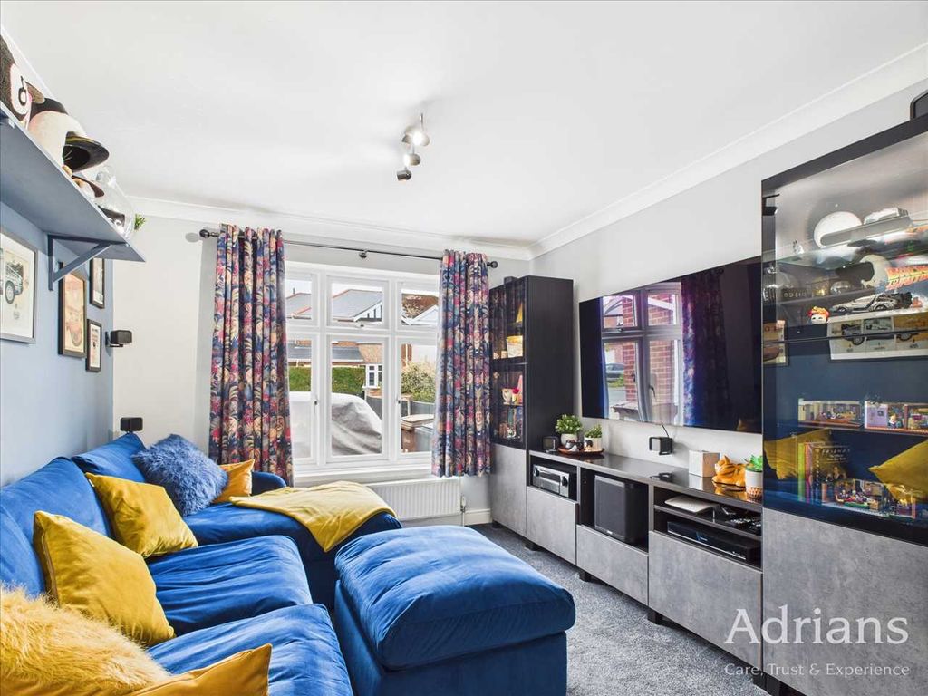 Property photo 2 of 25