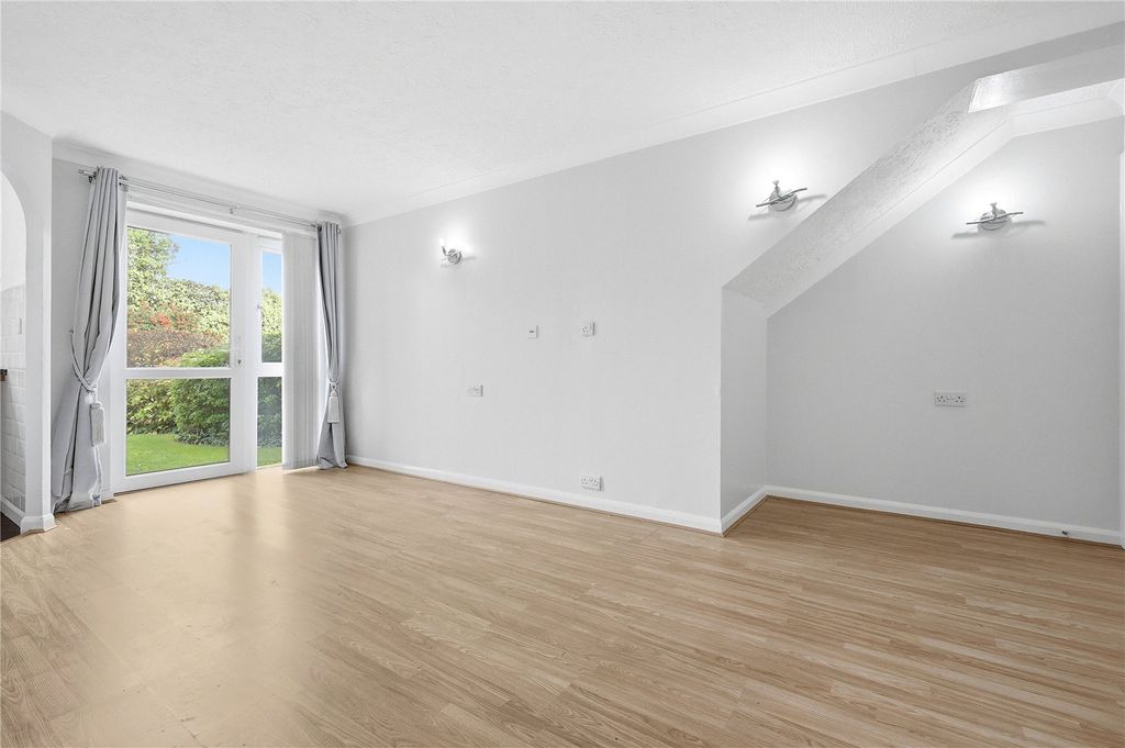 Property photo 2 of 16 Picture No. 10