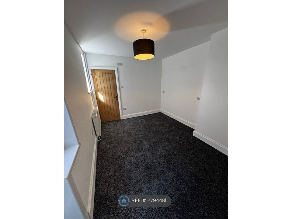 Property photo 3 of 4 Double Bedroom