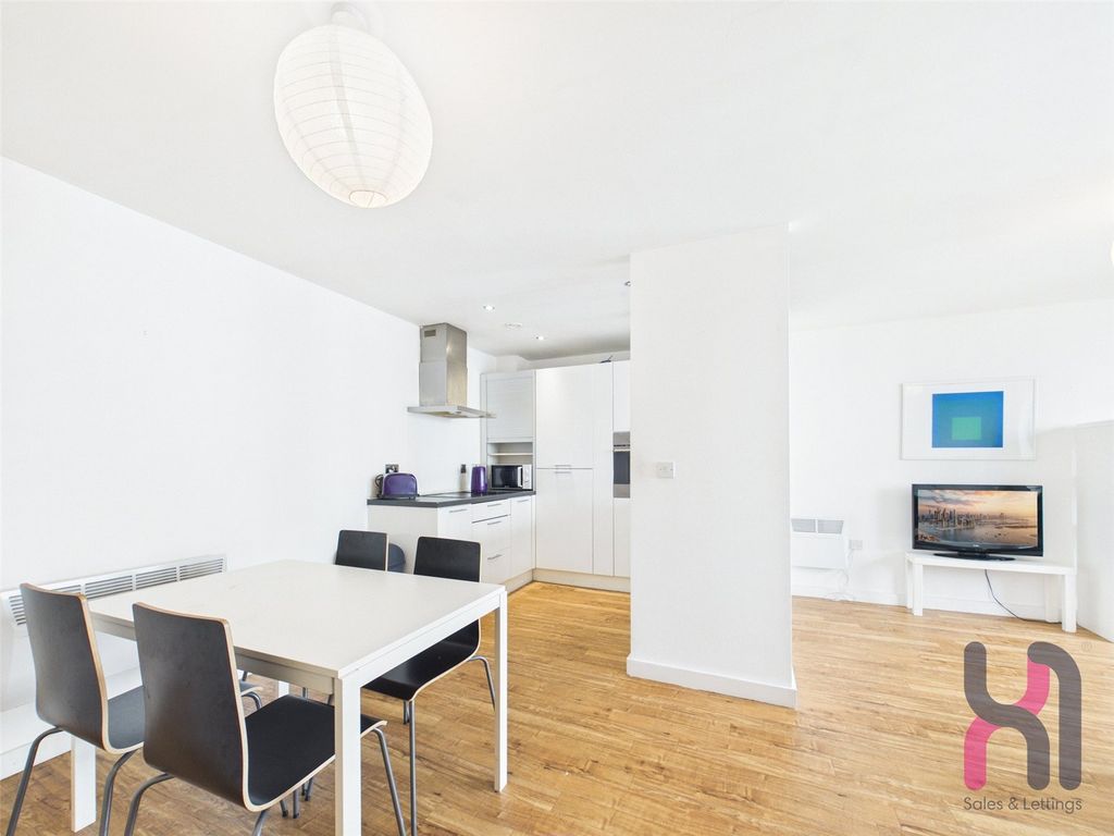 Property photo 2 of 15 Picture No. 16