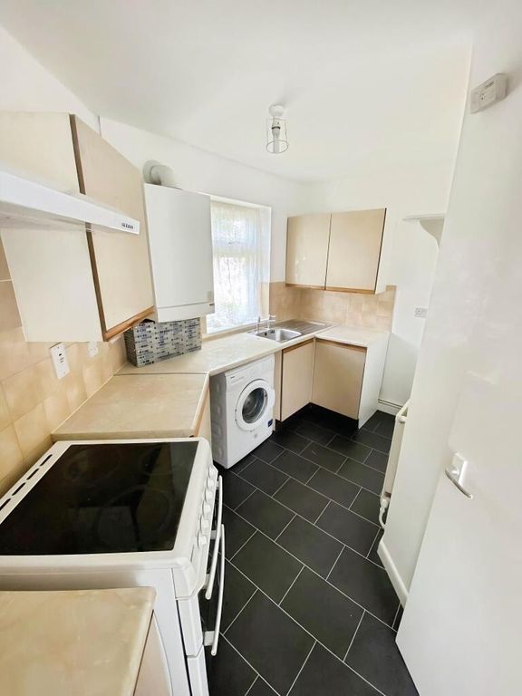 Property photo 3 of 4 Kitchen