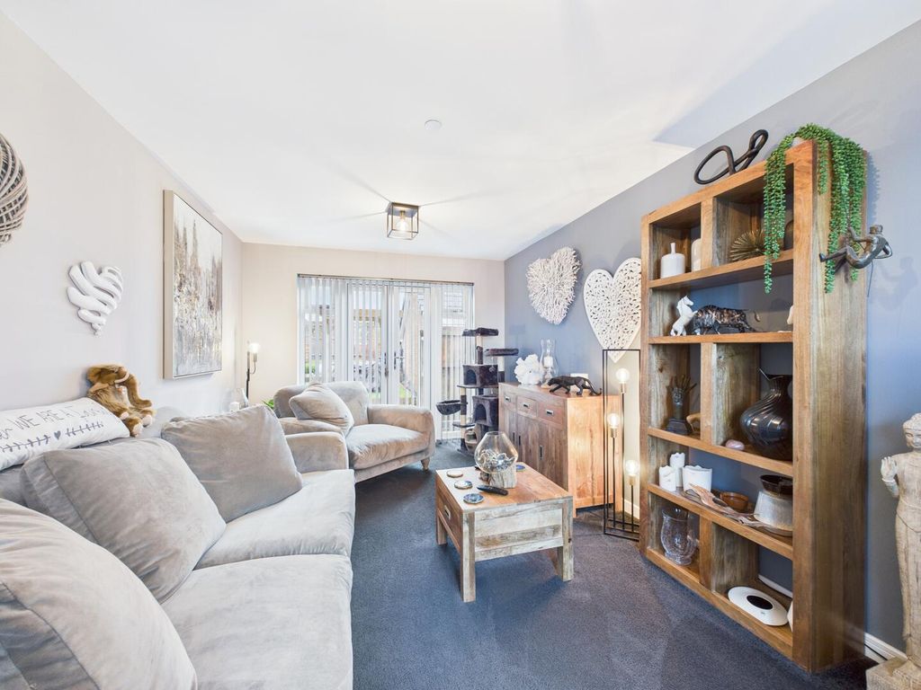 Property photo 3 of 28 Living Room