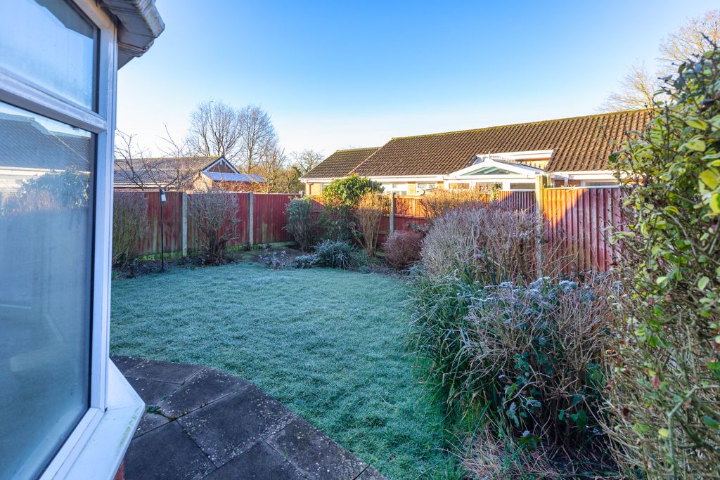 Property photo 2 of 16 51 Black Croft-12