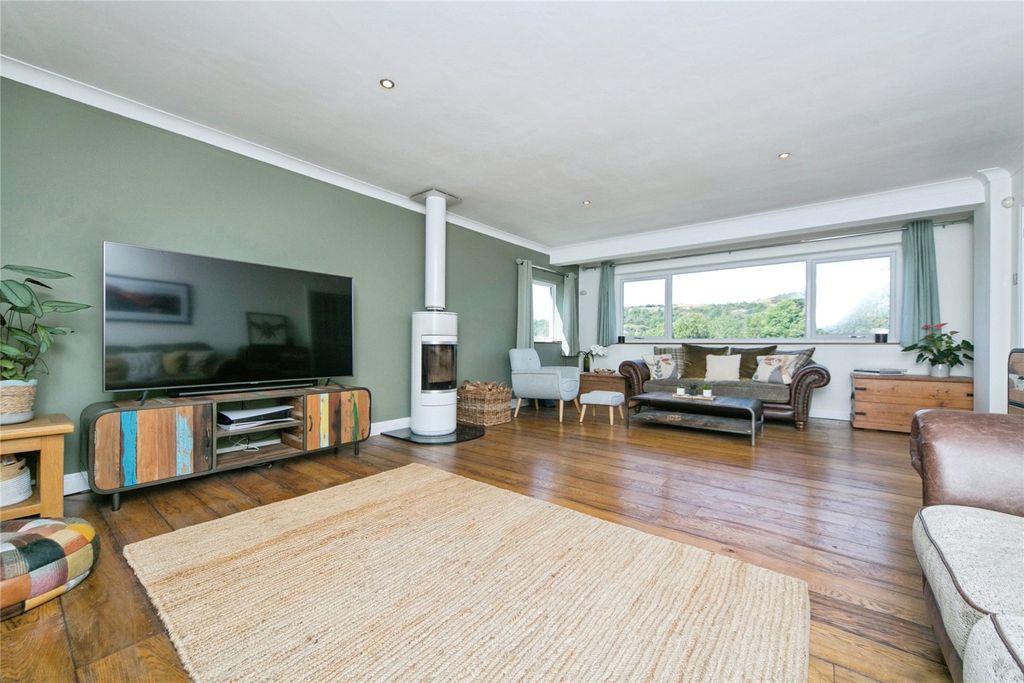 Property photo 3 of 27 Picture No. 24