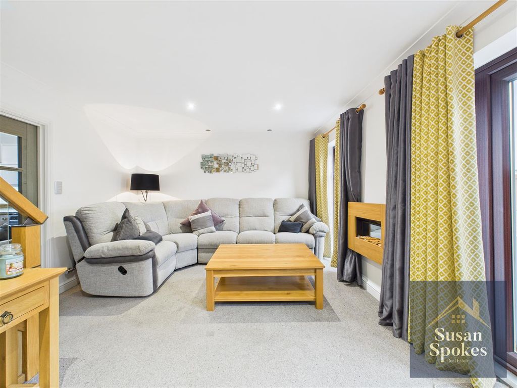 Property photo 3 of 20 Cam01858G0-Pr0204-Still003.Jpg