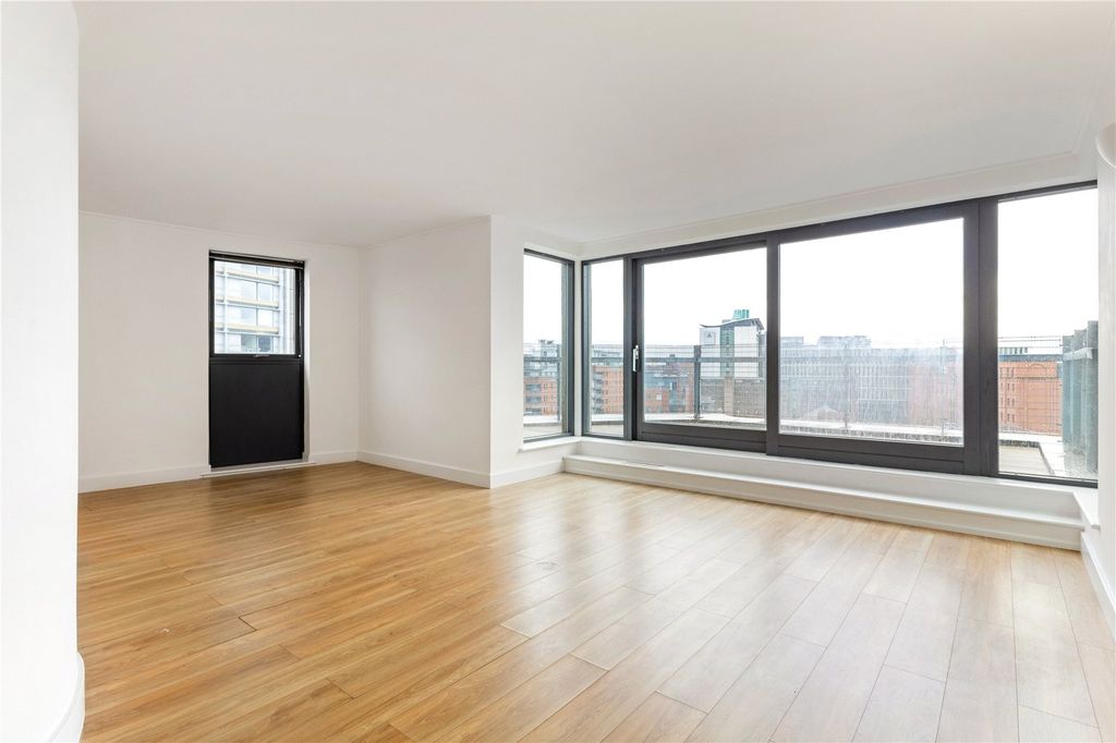 Property photo 2 of 20 Living