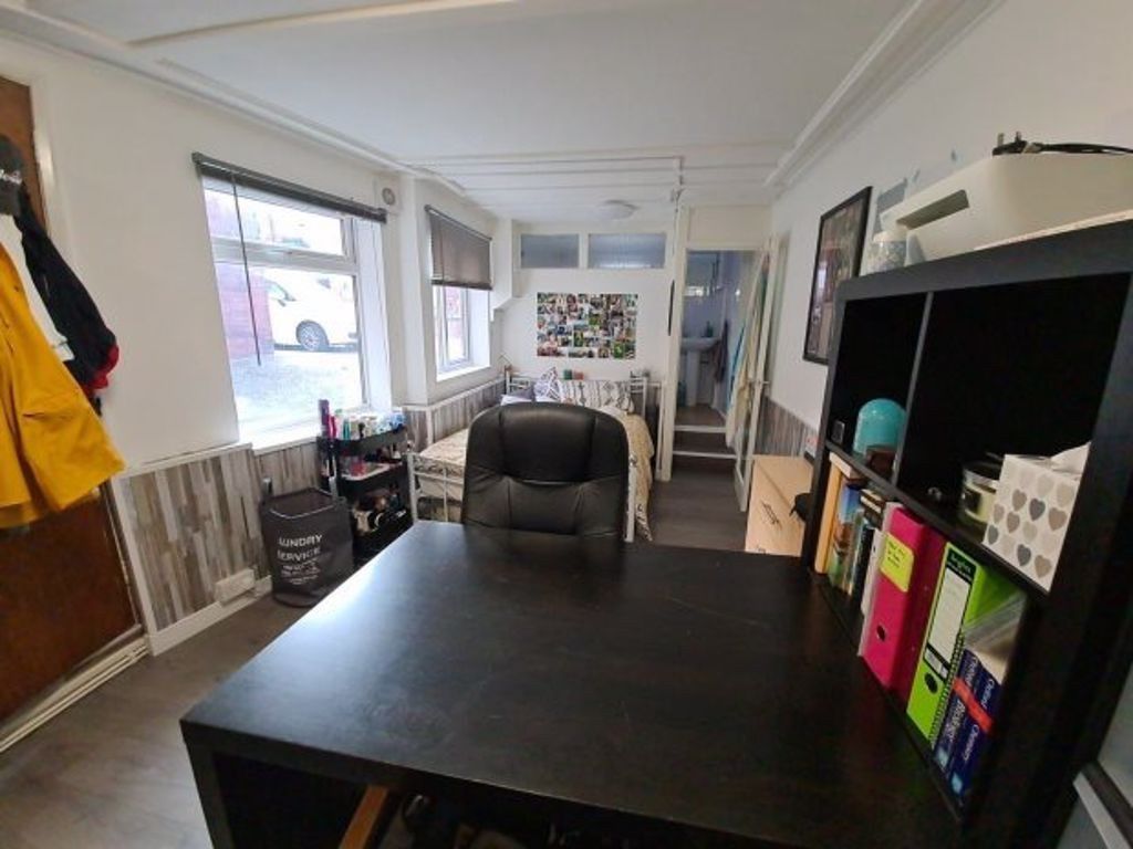 Property photo 3 of 5 Bright And Organized Communal Workspace Featuring ...
