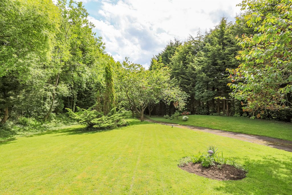 Property photo 3 of 34