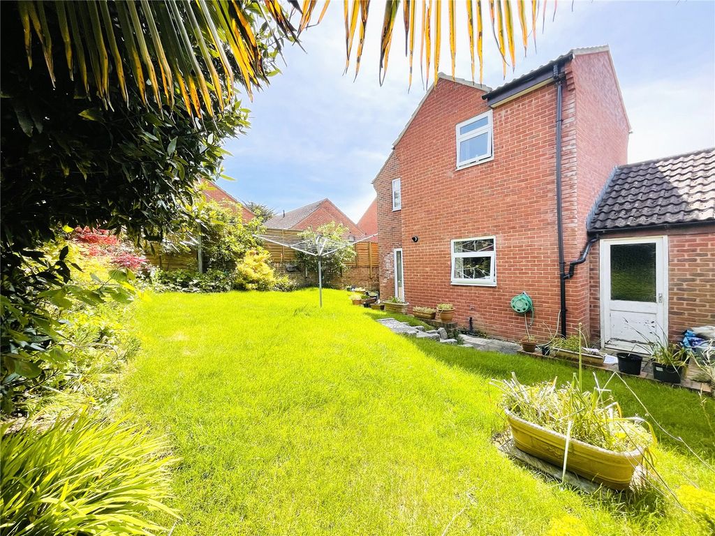Property photo 2 of 21 Picture No. 29