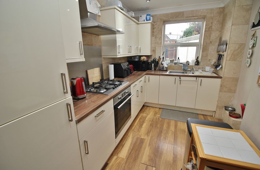 Property photo 3 of 21