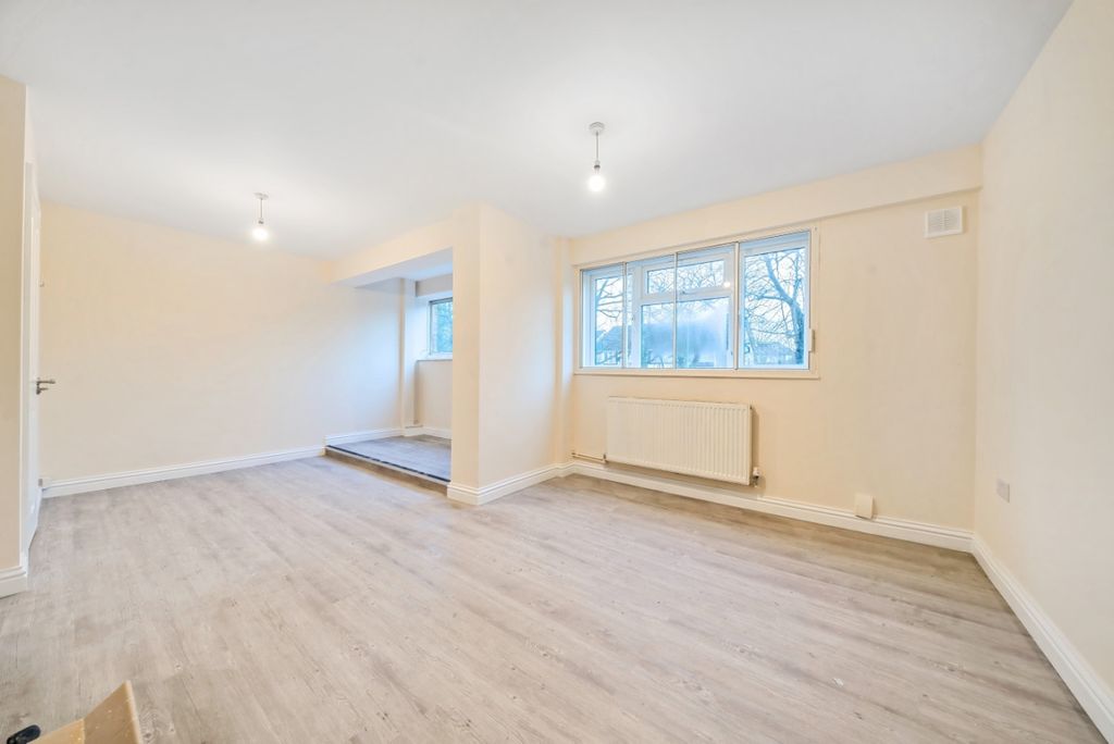 Property photo 2 of 5 1084812 (2)