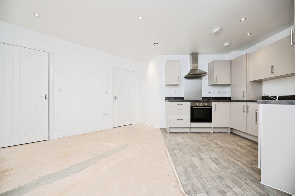 Property photo 2 of 23 Pbox-Img.Jpg