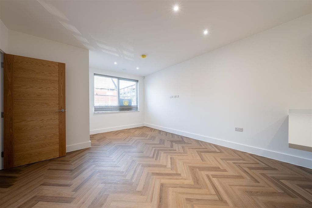 Property photo 3 of 13 Lou 15.Jpg