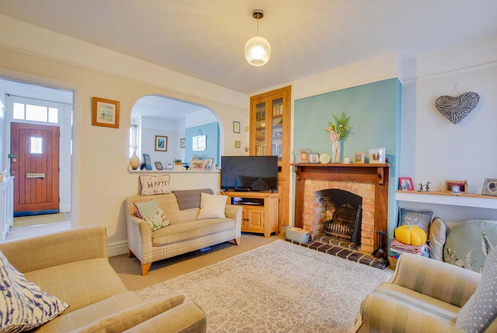 Property photo 2 of 17