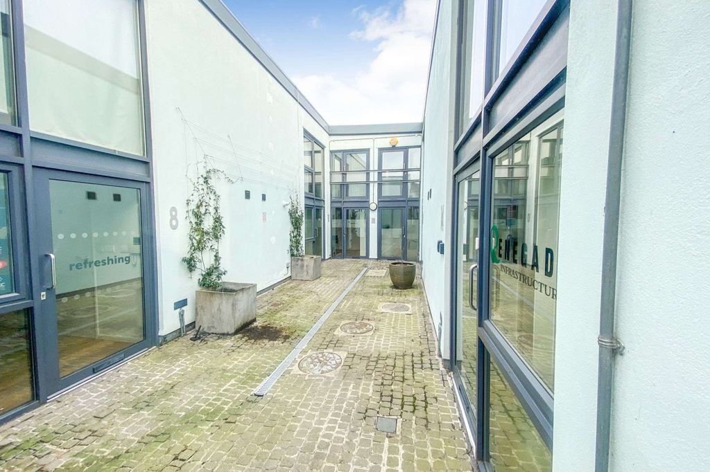 Property photo 3 of 5 Crane Mews, Gould Road, Twickenham, London Tw2 6Rs