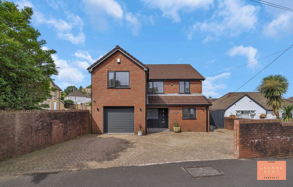 Property photo 1 of 46