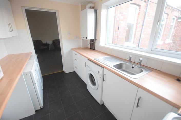 Property photo 3 of 6 8 Armstrong Kitchen.Jpg