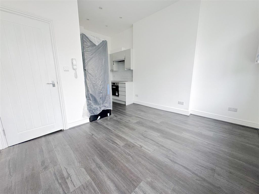 Property photo 2 of 13 4-Img_4529.Jpg