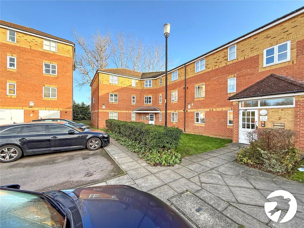 Property photo 1 of 9 Externall