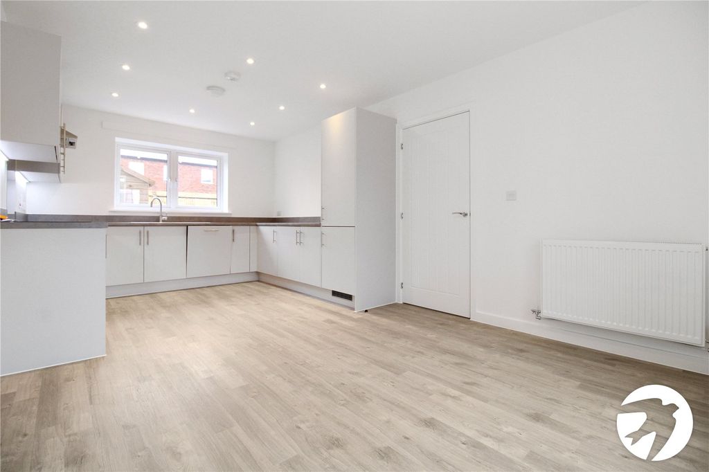 Property photo 2 of 9 Kitchen / Diner