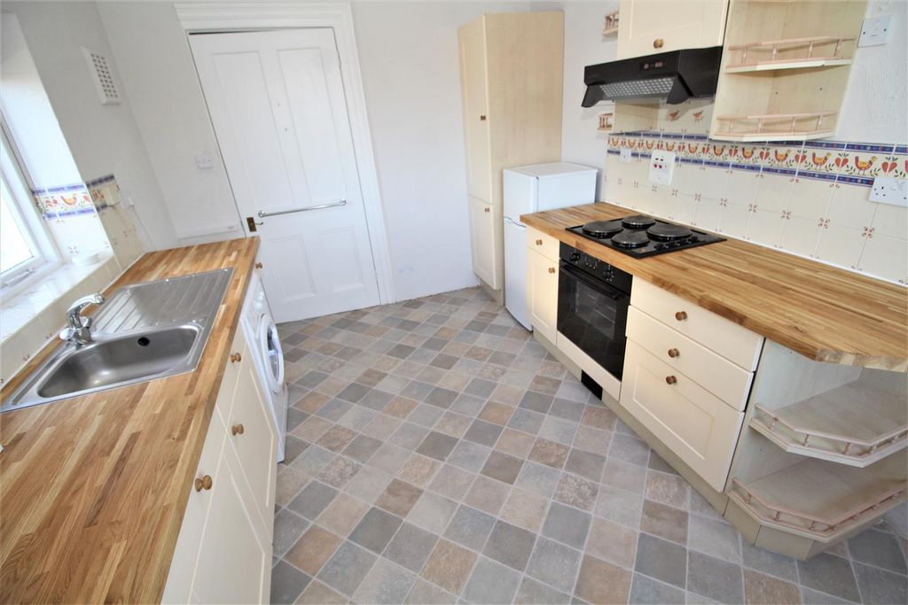 Property photo 3 of 13 Kitchen