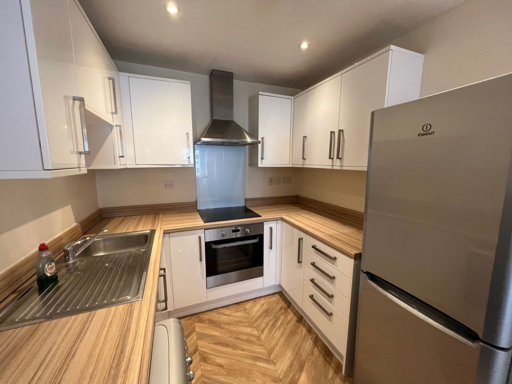 Property photo 2 of 10 Picture No. 14