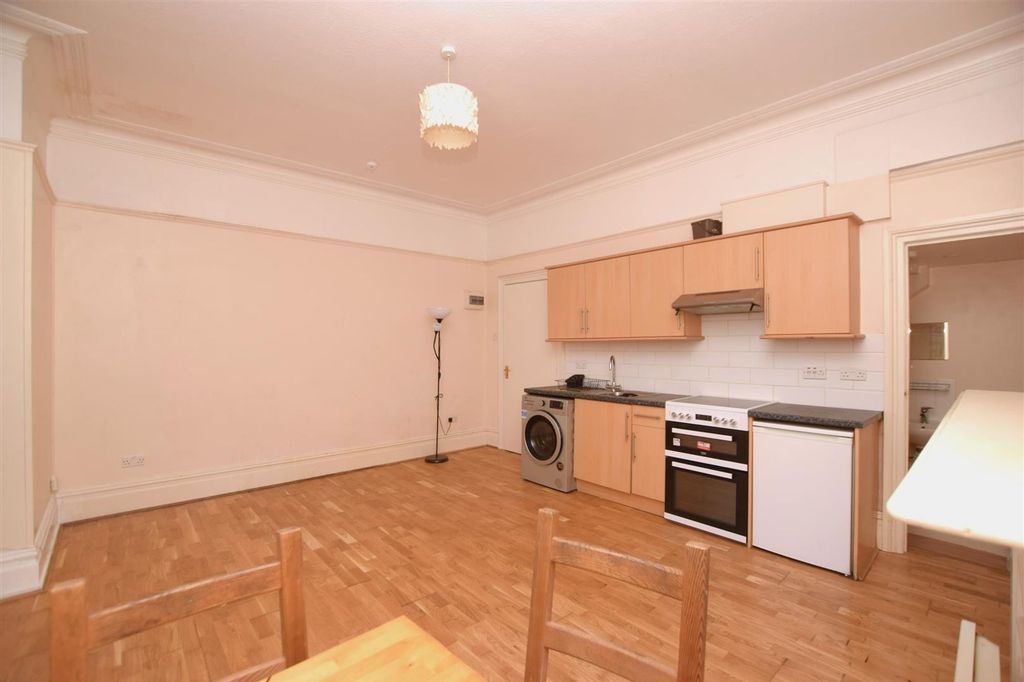 Property photo 3 of 4