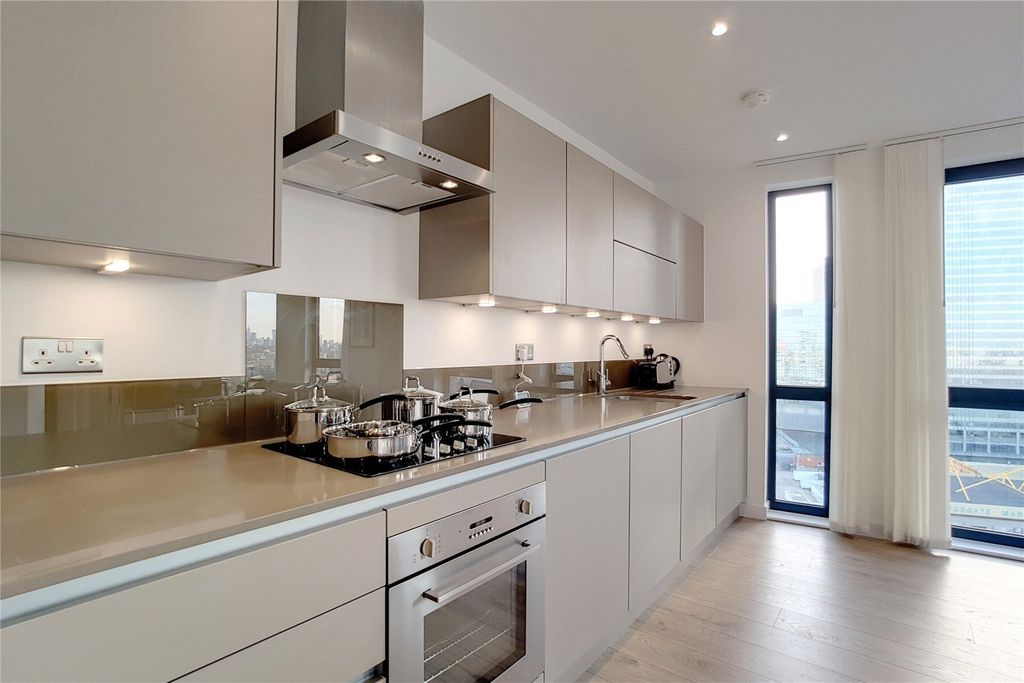 Property photo 2 of 13 Picture No. 14