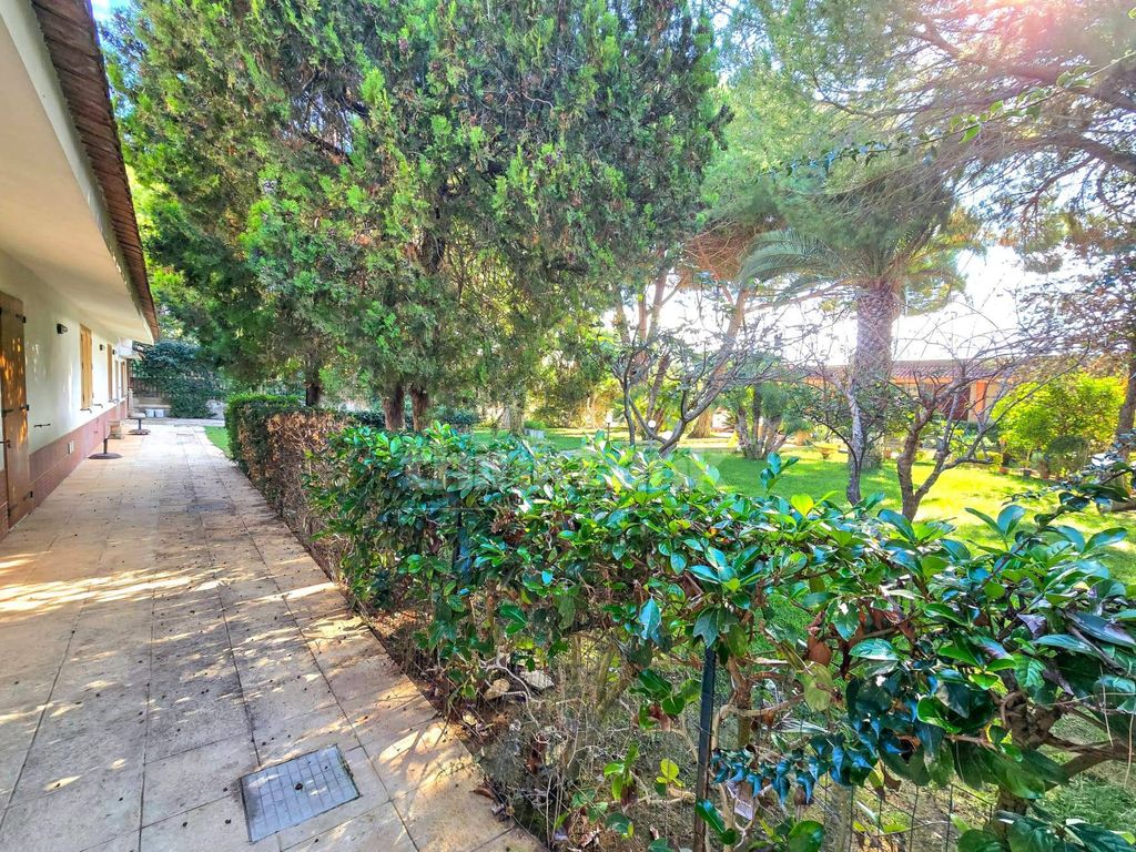 Property photo 2 of 29