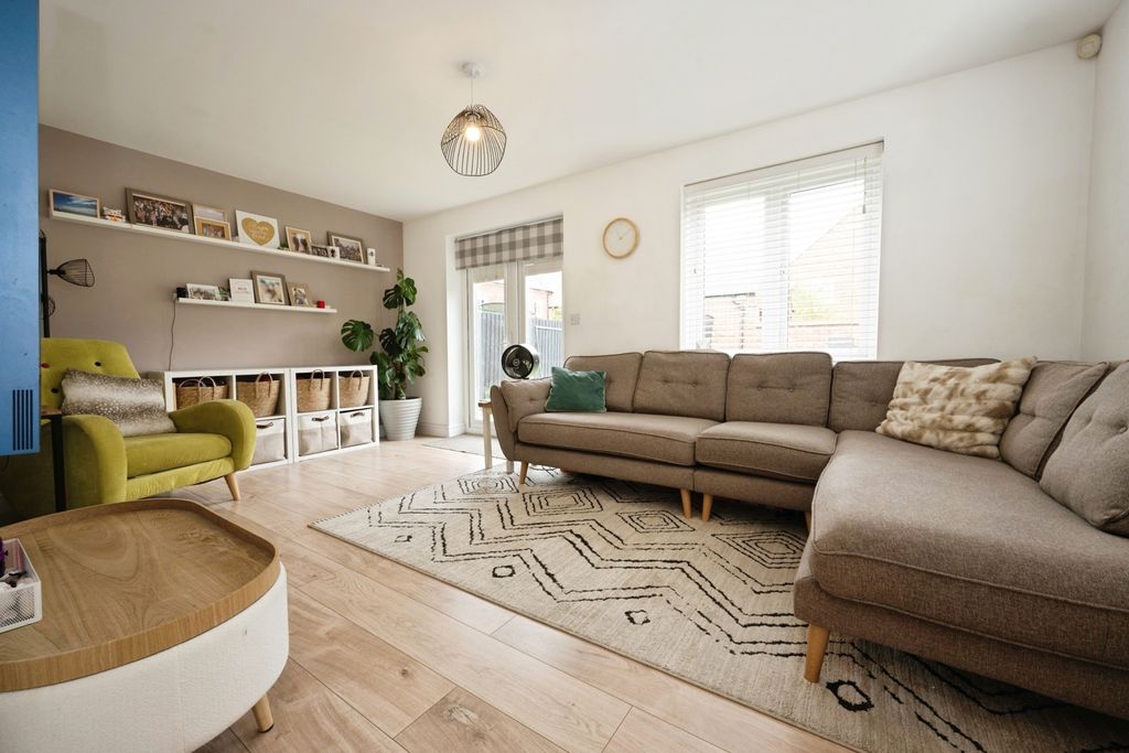 Property photo 2 of 14 Pbox-Img.Jpg