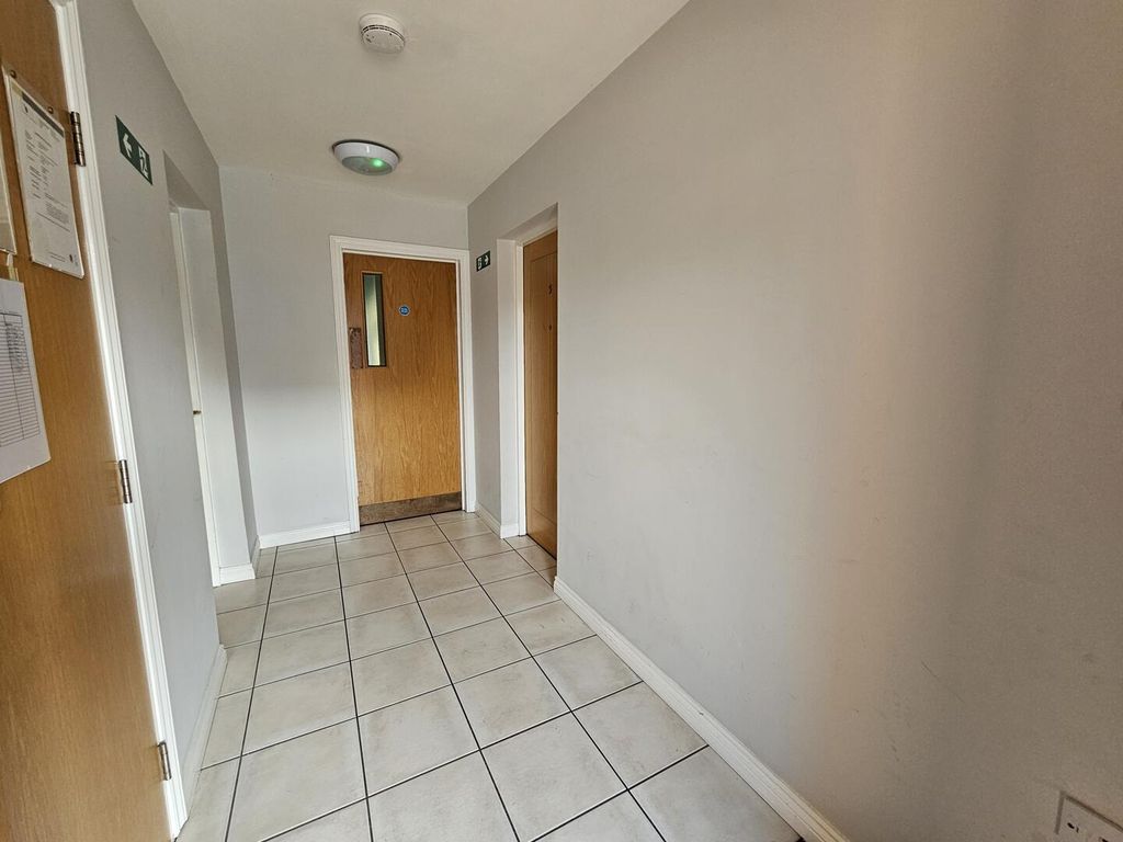 Property photo 2 of 8 Hallway