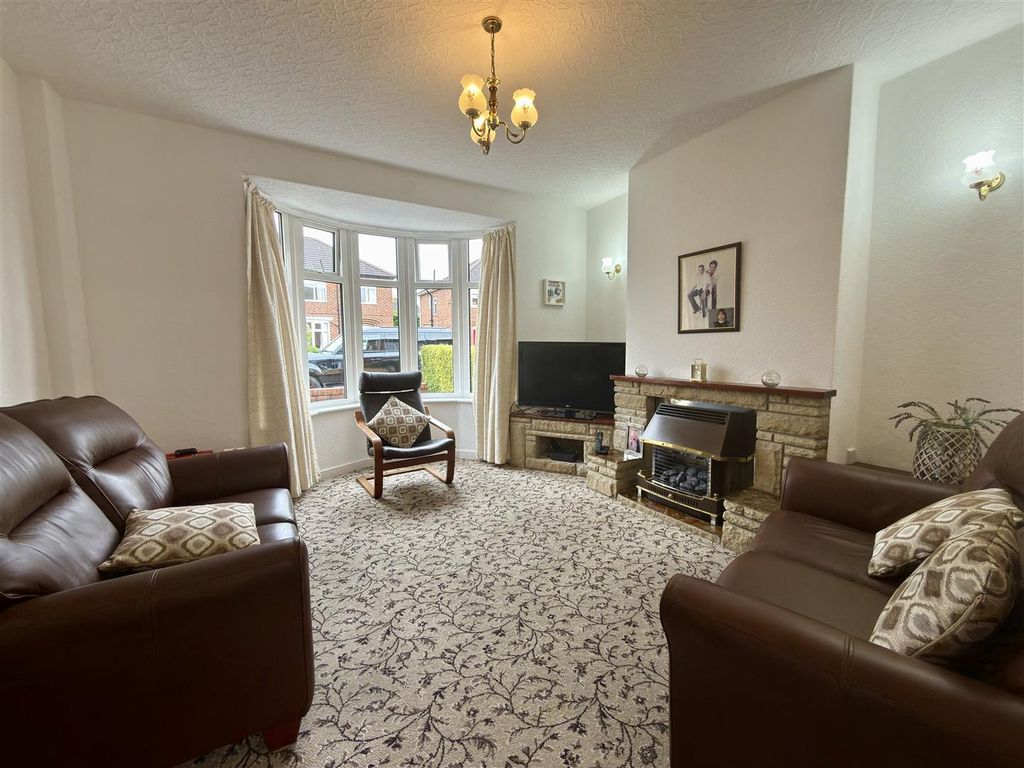 Property photo 2 of 9 Lounge