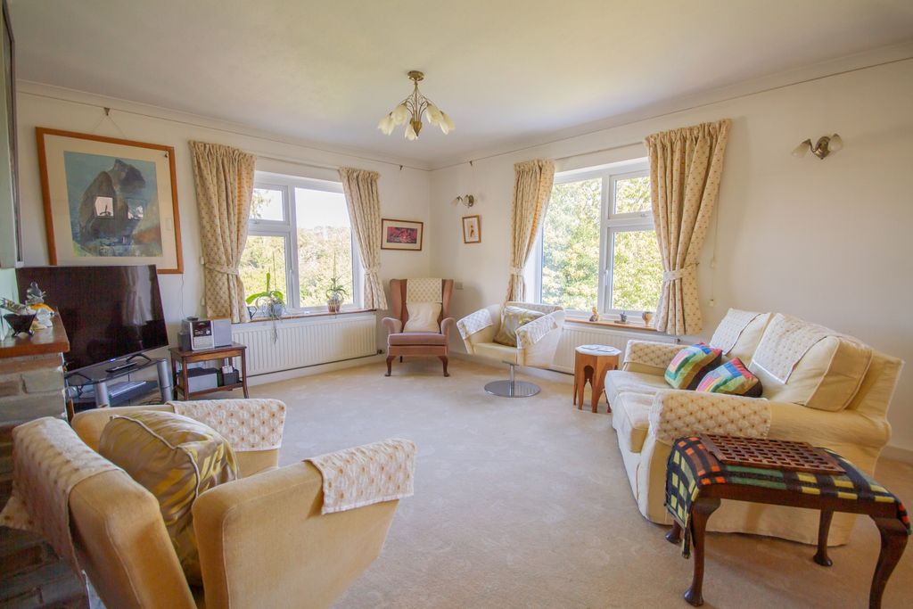 Property photo 2 of 12 Tps Lostwithiel-12